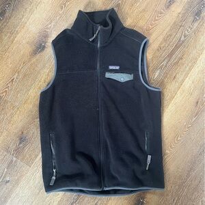 Patagonia men’s Synchilla fleece vest